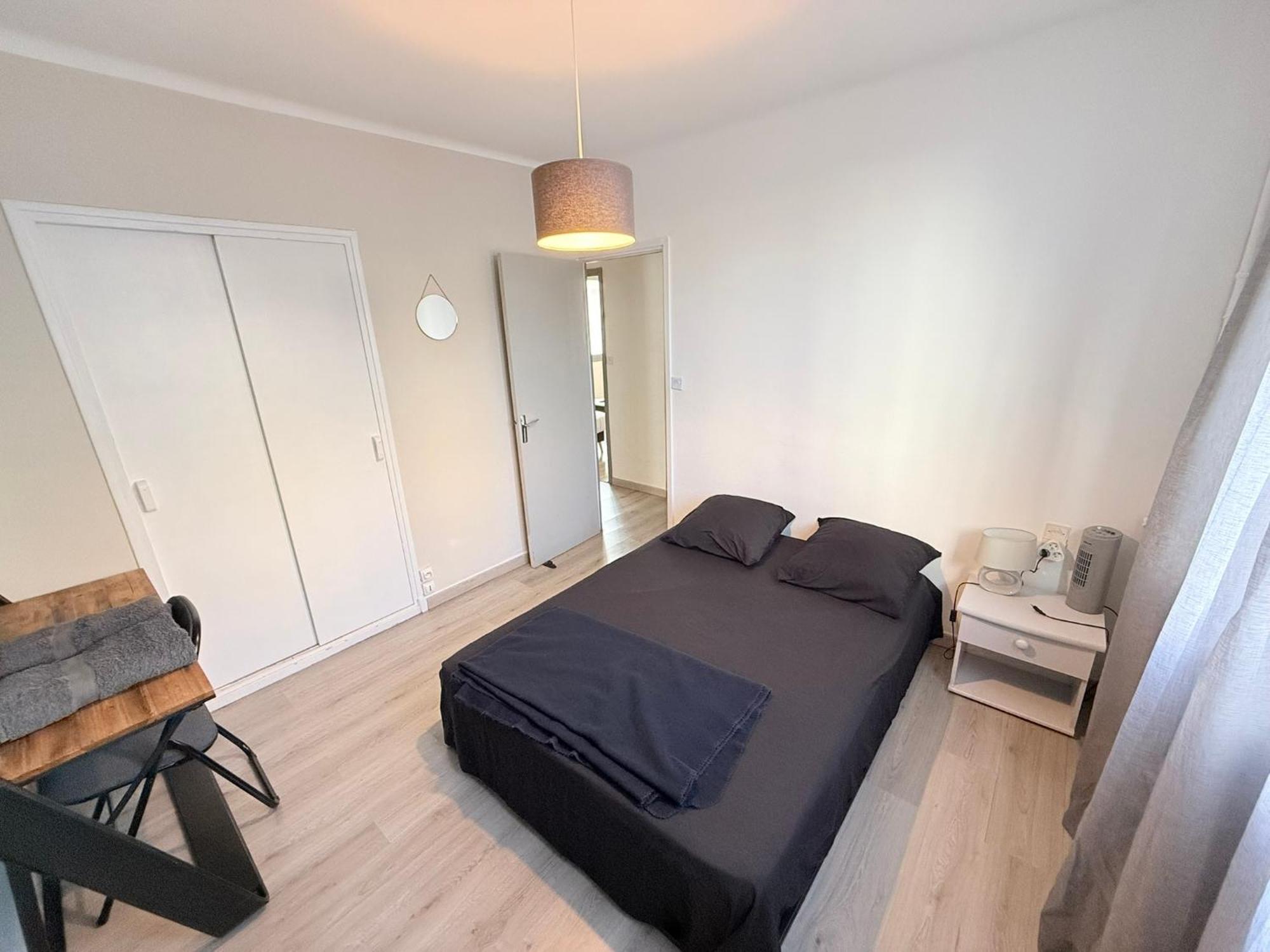 Les Arenes De Nimes - Centre Ville 10 Min Gare -Parking- 2 Chambres Buitenkant foto